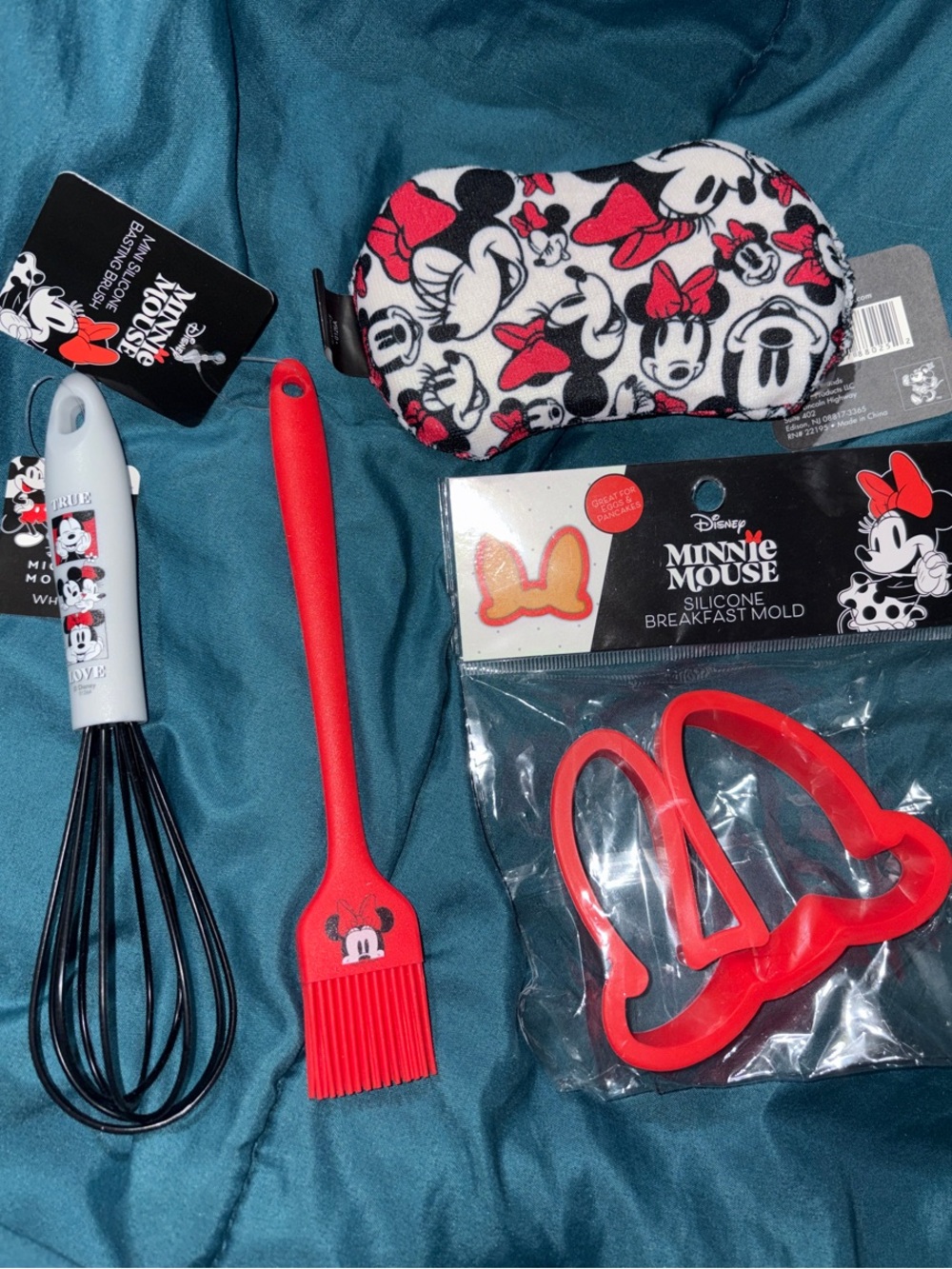 4 - Disney Minnie Mouse Red Black White Baking Tool Set